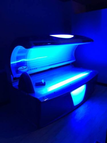how tanning beds can damage your eyesight